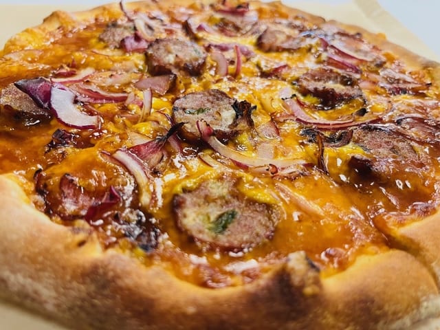 Small Peach Pit BBQ Pizza.