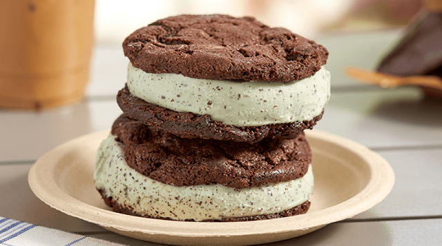Gelato Cookie Sandwich.